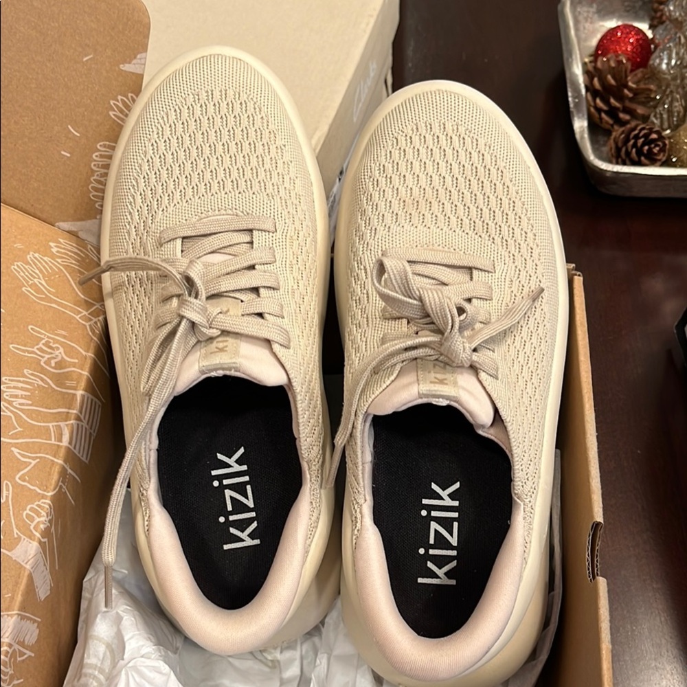 Kizik Roamer Sand Shoes